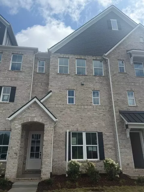 5608 Redcliffe Aly, Thompsons Station, TN 37179