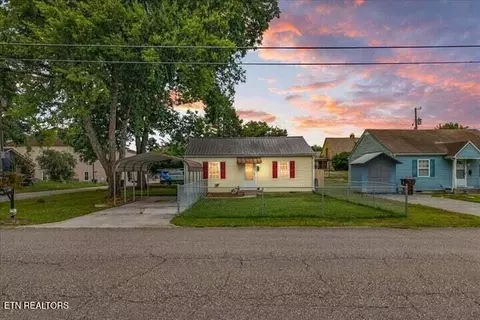 569 Monroe St, Madisonville, TN 37354