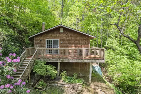 235 Bruce Rd, Gatlinburg, TN 37738