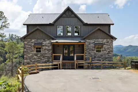 2535 Mountain Holly Way, Sevierville, TN 37862