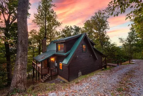 3769 Clabo Mtn Way, Sevierville, TN 37862