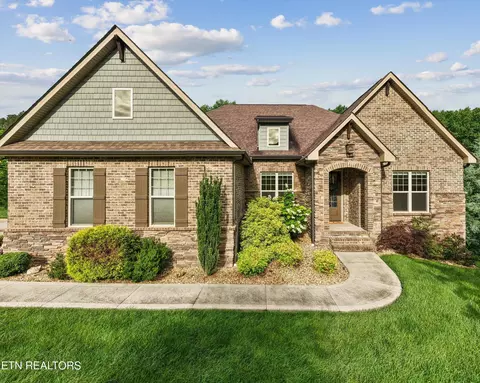 303 Okmulgee Cir, Loudon, TN 37774
