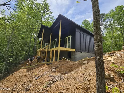 4147 Dollys Dr, Sevierville, TN 37876