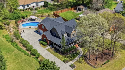 3216 Leona Dr, Rocky Face, GA 30740