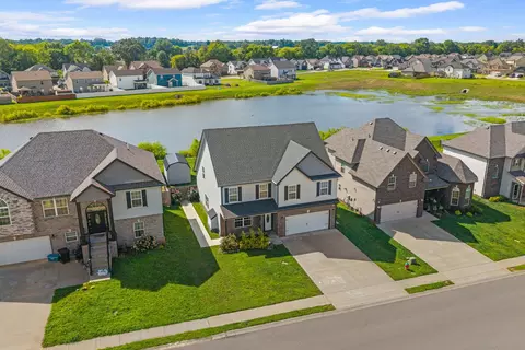1532 Kestrel Dr, Clarksville, TN 37040