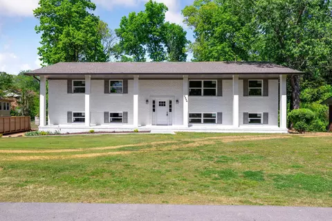 2398 Interlackin Cir NW, Cleveland, TN 37312