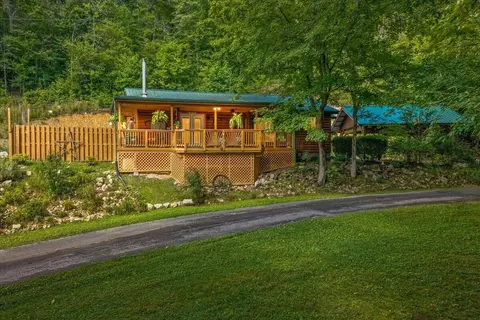 229 Smokey Run Rd, Tellico Plains, TN 37385