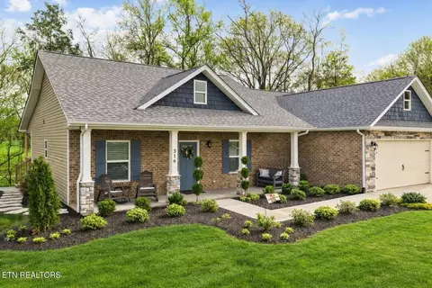 316 Red Rock Rd, Clinton, TN 37716