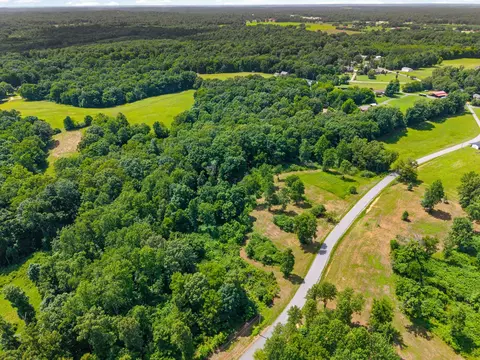 4 Peachers Ln, Indian Mound, TN 37079