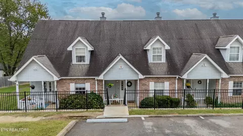2106 Silverbrook Dr, Knoxville, TN 37923
