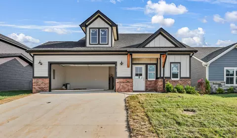 2725 Brewster Dr, Clarksville, TN 37042