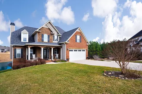 1703 Criswell Ct, Soddy Daisy, TN 37379