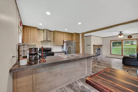 Kitchen - 155 Earls Rd, Dover, TN 37058 photo 2 of 5