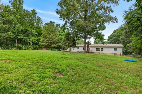 Exterior - 155 Earls Rd, Dover, TN 37058 photo 9 of 11