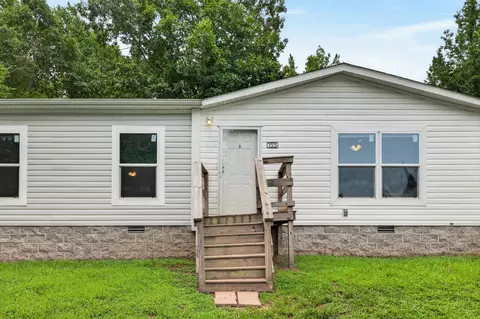 Exterior - 155 Earls Rd, Dover, TN 37058 photo 6 of 11