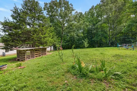 Exterior - 155 Earls Rd, Dover, TN 37058 photo 8 of 11