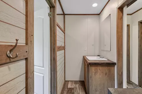 Entry Way - 155 Earls Rd, Dover, TN 37058 photo 8 of 8
