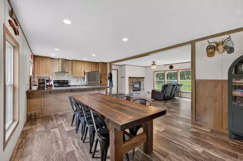 Dining - 155 Earls Rd, Dover, TN 37058 photo 1 of 2