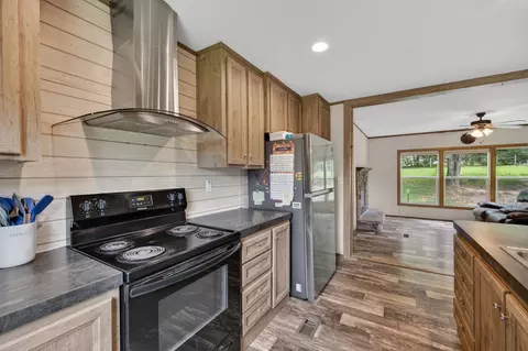 Kitchen - 155 Earls Rd, Dover, TN 37058 photo 5 of 5