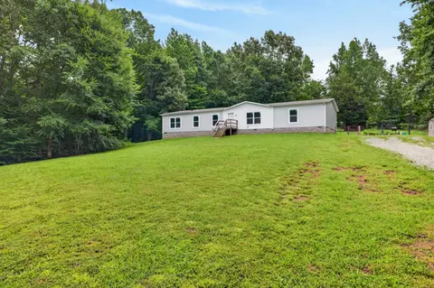 Exterior - 155 Earls Rd, Dover, TN 37058 photo 4 of 11