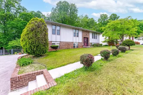 105 Tidewater Ln, Oak Ridge, TN 37830