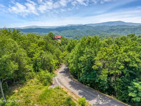 108 Smoky Vista Way, Sevierville, TN 37876