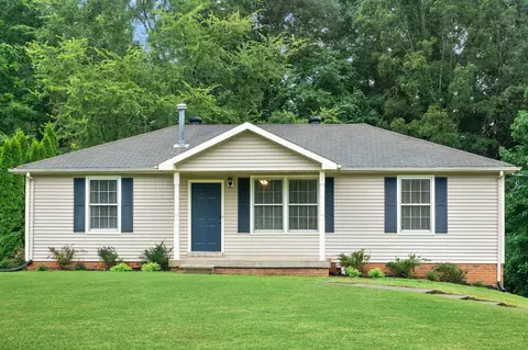 2706 Knob Ct, Clarksville, TN 37043