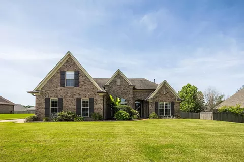 495 Black Ankle Dr, Oakland, TN 38060