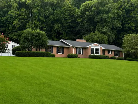 1002 Allenwood Dr, Ashland City, TN 37015