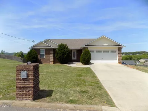 642 Privet Dr, Dandridge, TN 37725