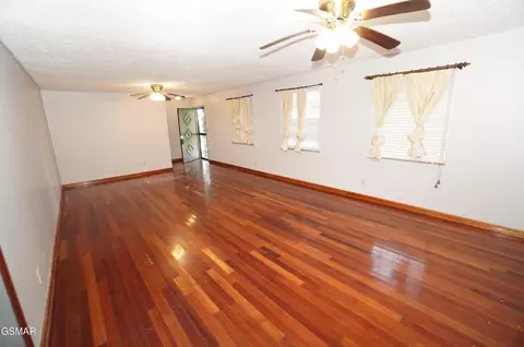564 Whippoorwill Dr, Talbott, TN 37877 photo 4