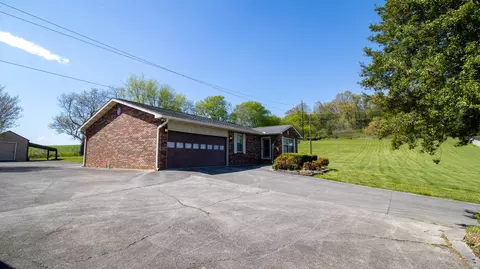 208 Helton St, Kodak, TN 37764