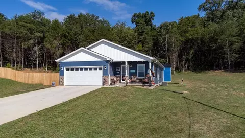 348 Garden Ln, Dandridge, TN 37725