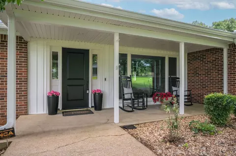 202 Rouse Rd, Dickson, TN 37055 photo 2