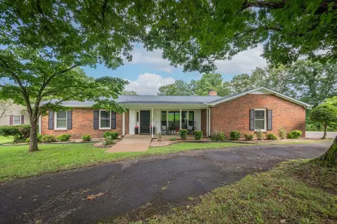 202 Rouse Rd, Dickson, TN 37055 photo 1