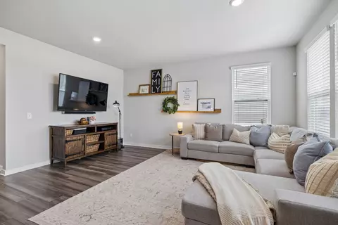 Living - 280 Casper Dr, Spring Hill, TN 37174 photo 3 of 3