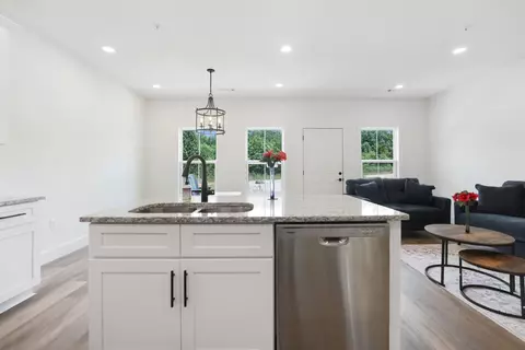 Kitchen - 336 Legends Cir, Baxter, TN 38544 photo 5 of 6