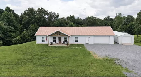 4423 Highland Rd, Lafayette, TN 37083