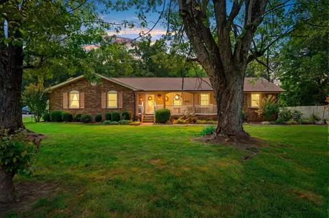 607 N Palmers Chapel Rd, White House, TN 37188