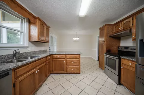 Kitchen - 1306 Cason Trl, Murfreesboro, TN 37128 photo 6 of 8