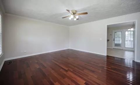 Living - 1306 Cason Trl, Murfreesboro, TN 37128 photo 2 of 5