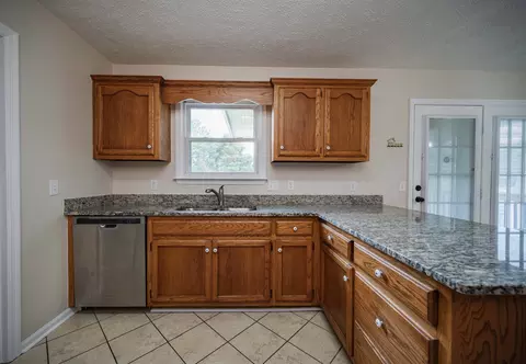 Kitchen - 1306 Cason Trl, Murfreesboro, TN 37128 photo 5 of 8