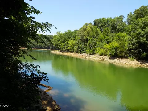 13 Shorewood Pt, Morristown, TN 37814