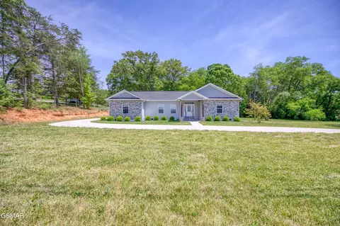 1014 Valley Home Rd, Dandridge, TN 37725