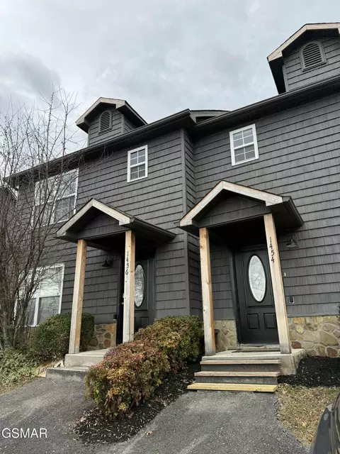 1454 William Holt Dr, Sevierville, TN 37862