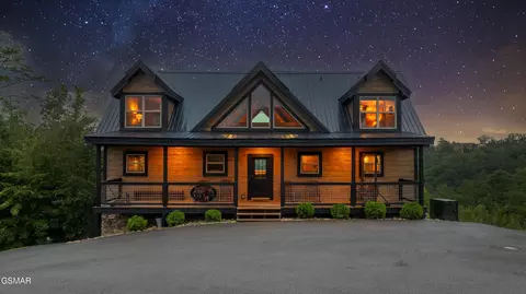3142 Laughing Pine Ln, Sevierville, TN 37862
