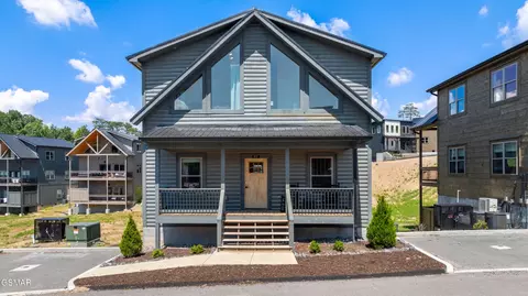 510 Warbonnet Way, Pigeon Forge, TN 37863