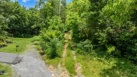 2 Cedar Rd, Pigeon Forge, TN 37863 photo 9