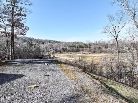 965 Timberlake Cir, Sevierville, TN 37876