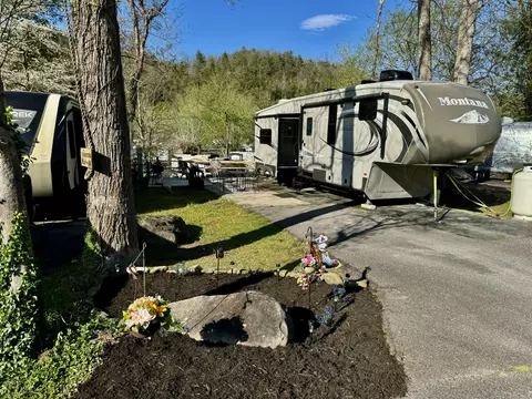 4223 E Pkwy, Gatlinburg, TN 37738